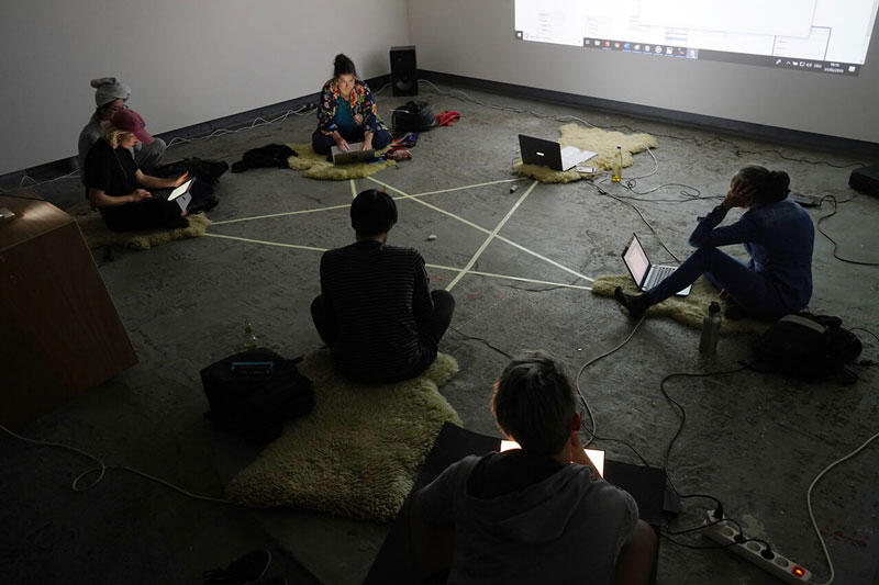 A Séance: how to open up your very own online shop (very easy)